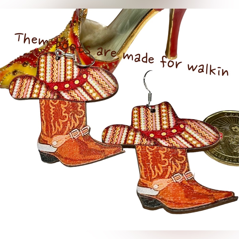 2/20 Wood cowgirl BOOTS earring , NEW